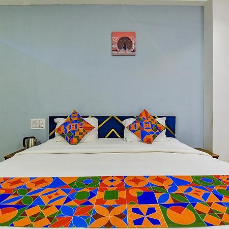 Fabhotel Code Surat Exterior foto