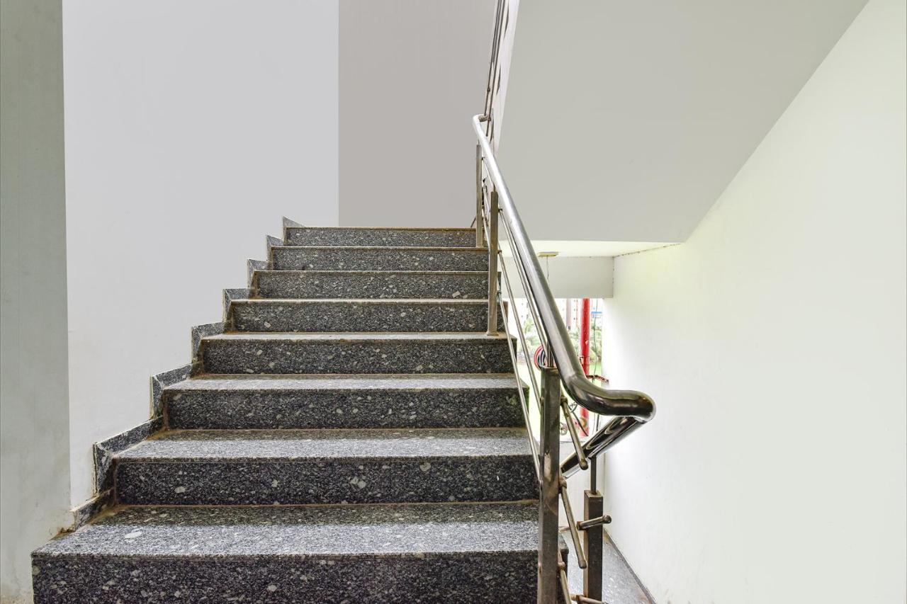 Fabhotel Code Surat Exterior foto