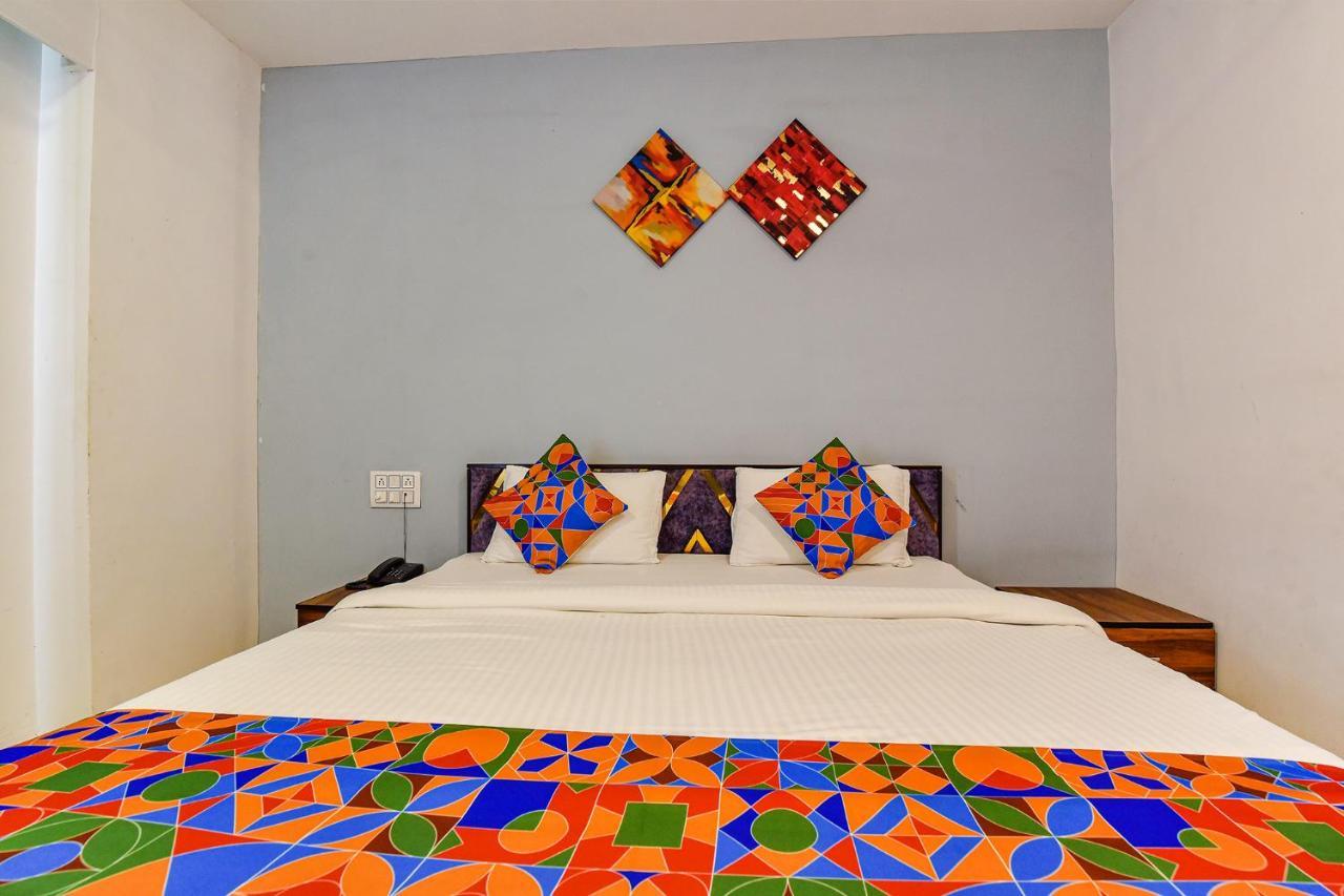 Fabhotel Code Surat Exterior foto